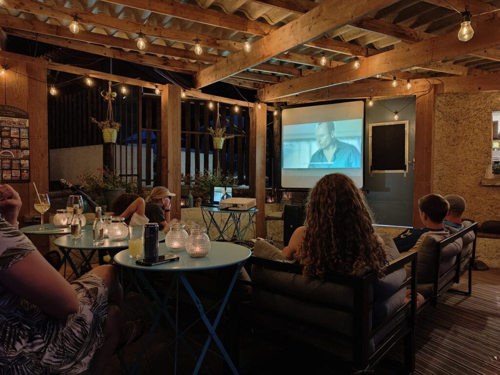 Filmavond en meer activiteiten voor Pubers en kinderen, camping le clos bouyssac, zuid frankrijk, kamperen met oudere kinderen